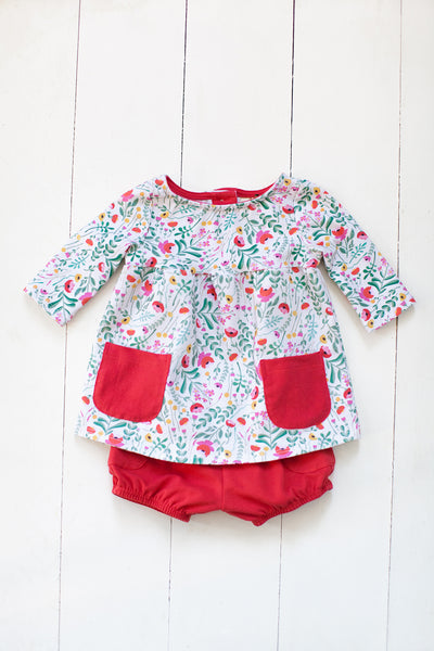 Top with pockets in folk floral