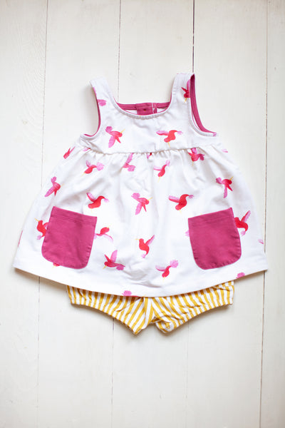 Tank top with pockets in Hummingbirds